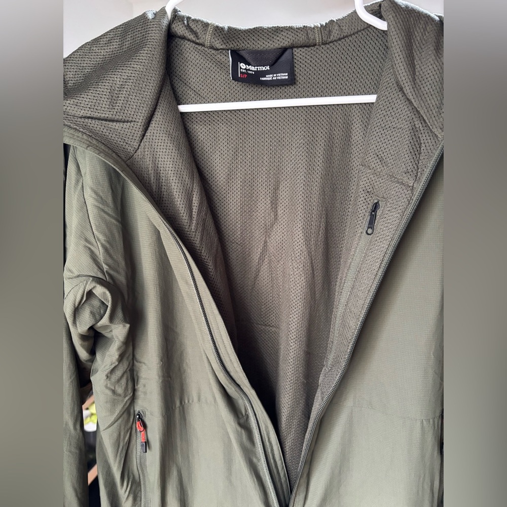 Marmot hoodie size S Nori color
Never worn